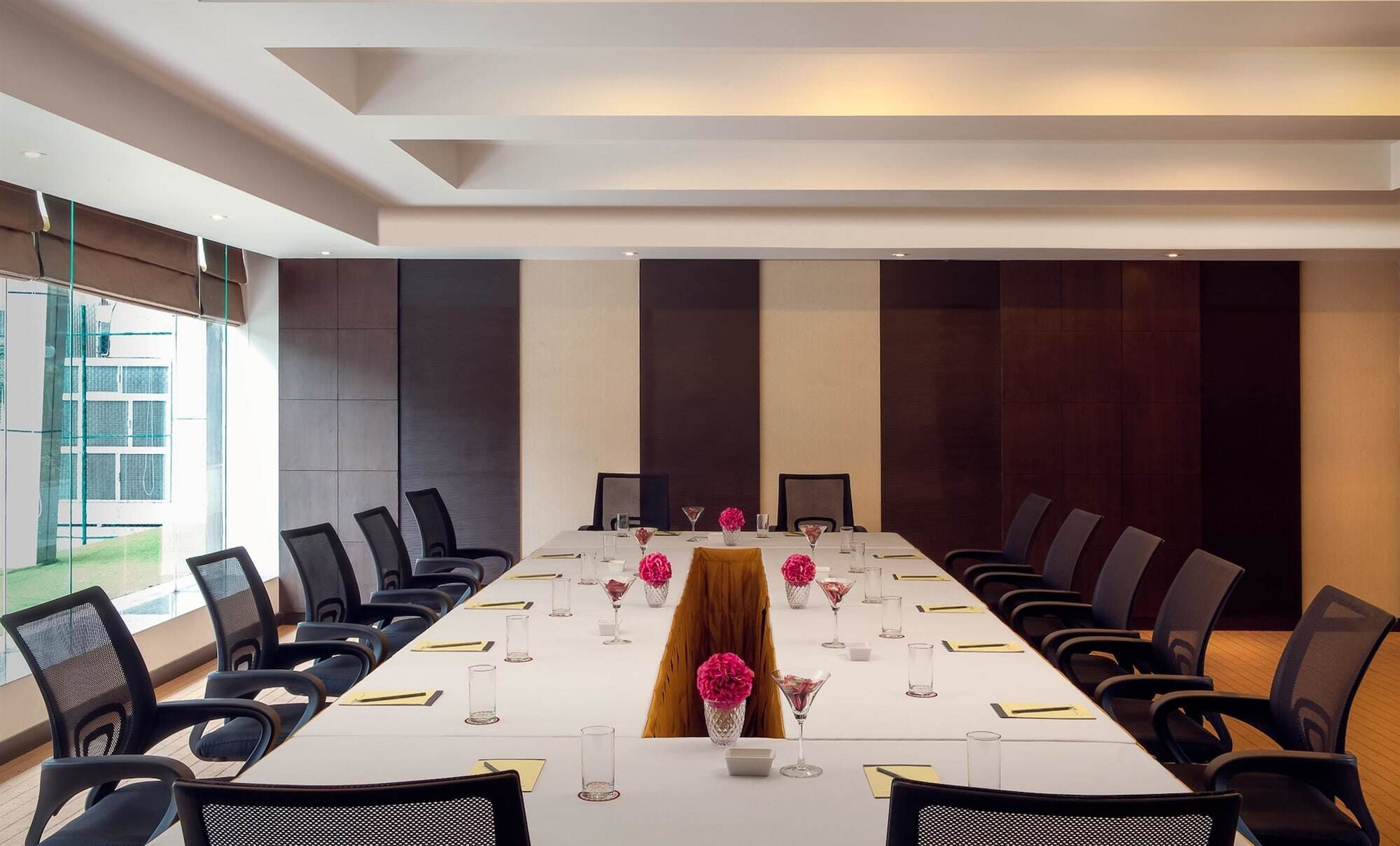 Golden Tulip Bhiwadi Hotel Екстериор снимка
